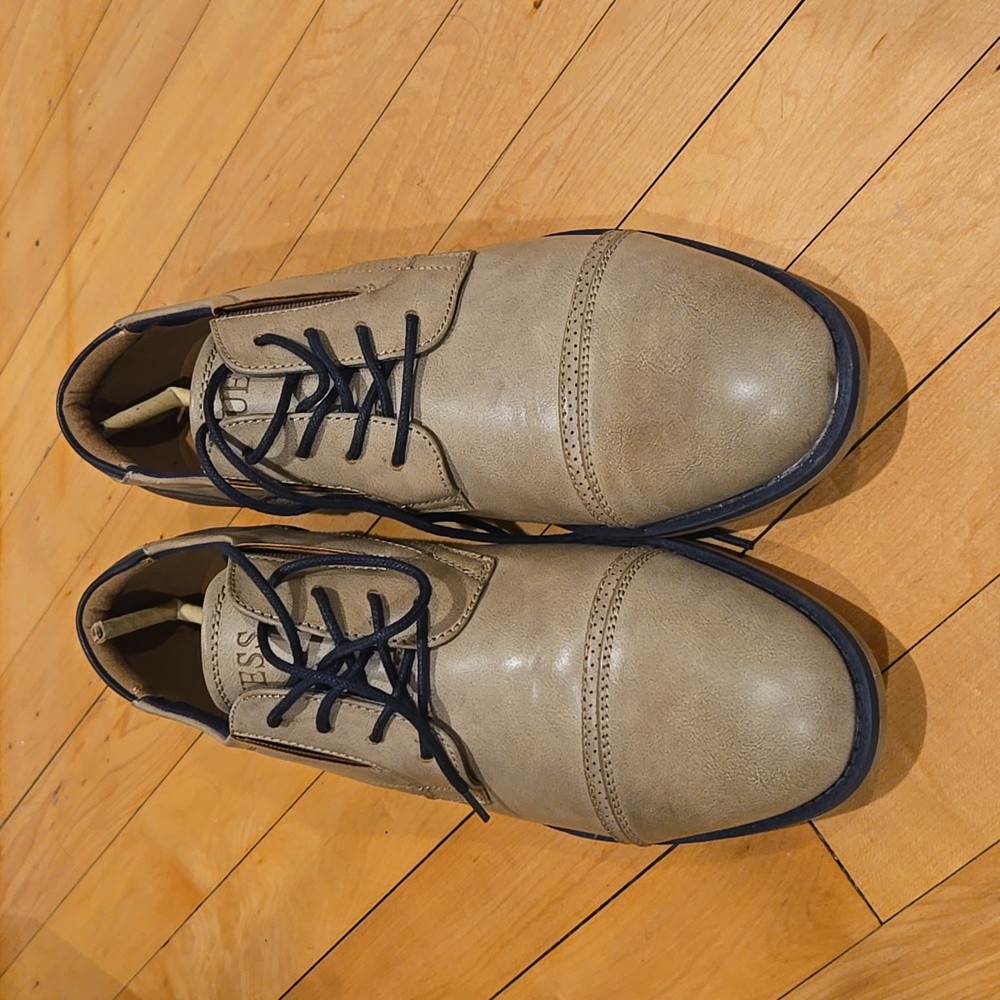 Men’s Guess Taupe Oxford Shoe | Size 10 | New in Box - Picture 5 of 6